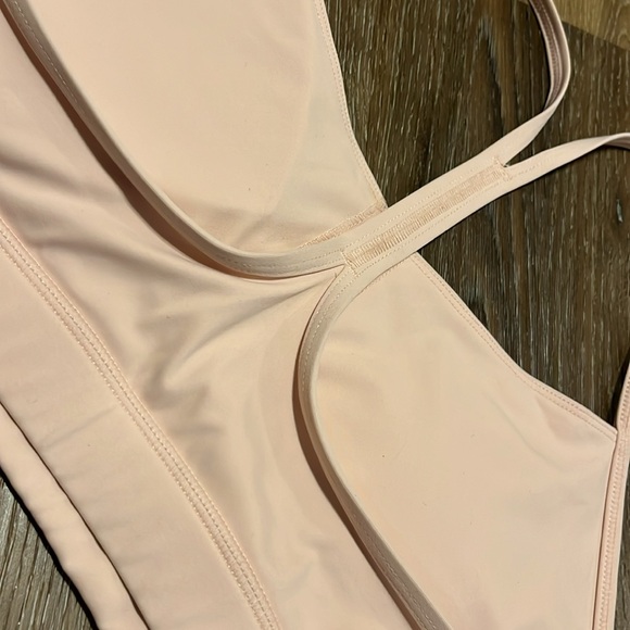 Woman’s pink sports bra, large - Picture 5 of 10